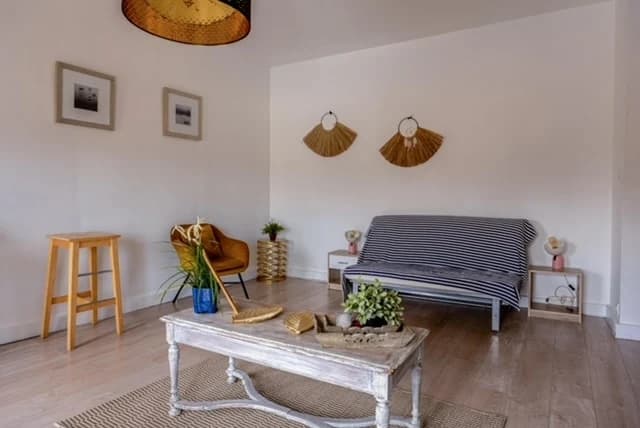 Rimbaud — A cosy studio between market and port